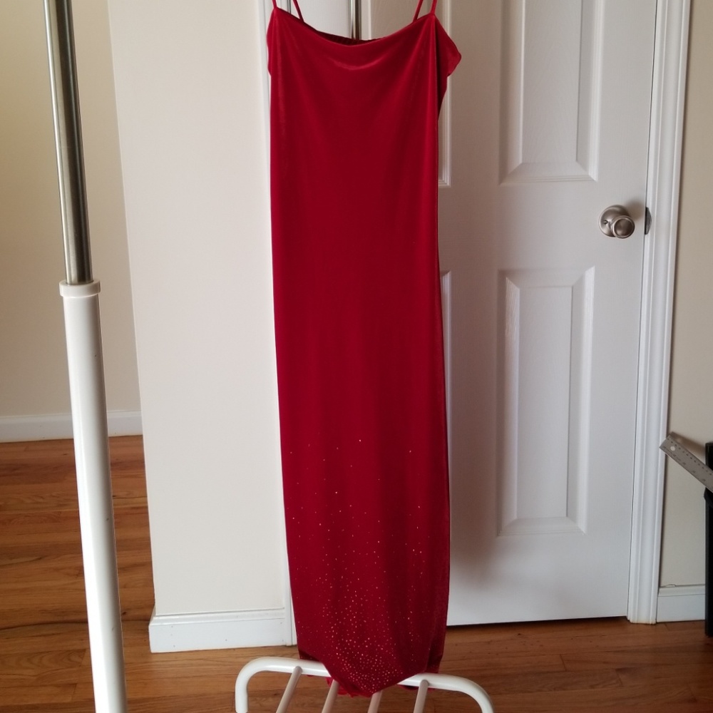Floor-length Red Velvet Dress